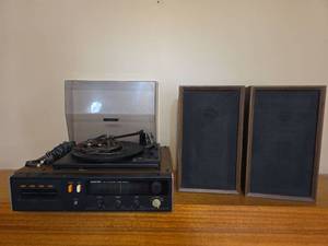 lot 825 image: Lloyds AM-FM Multiplex Stereo Receiver with Turntable, 8-Track Player and Speakers