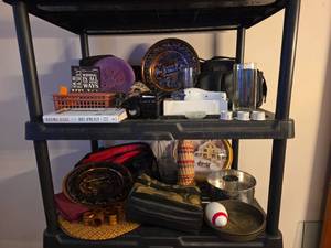 lot 826 image: Mixed Household Lot - Books, Decor Signs, Bags, Dishware, Plates, Basket and Misc Items