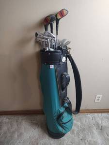 lot 848 image: Palmer ProGroup Inc Golf Bag with Clubs