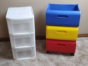lot 854 image: Plastic Storage Bin Organizers