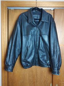 lot 861 image: Outbrook Black Leather Jacket Size 2X