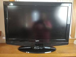 lot 889 image: Apex Digital 32 LCD TV