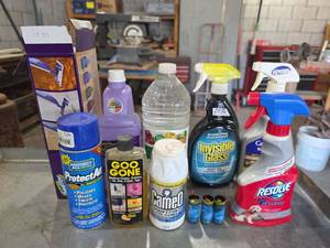lot 1008 image: Cleaning Supplies