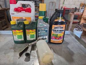lot 1009 image: Spectracide Lawn & Garden Chemical Lot with Sprayer