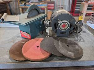 lot 1013 image: General Electric 5X8003 Bench Grinder Motor, Beacon Star Lapidary Rock Trim Saw and Grinding Wheels