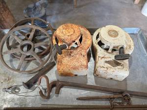 lot 1015 image: Briggs & Stratton Engine Lot with Pulleys and Hardware and more
