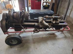 lot 1027 image: Industrial Bench Lathe with Motor and Pulley System- Needs new cord