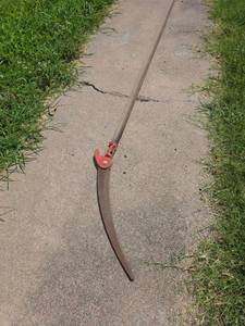 lot 1032 image: Penn Saw Corp Long-Handle Pole Saw with Curved Saw Blade 132in Length
