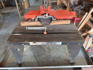 lot 1037 image: Craftsman Router Table Model 17125443