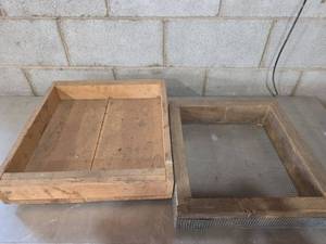 lot 1043 image: Homemade Screen Sorter Box