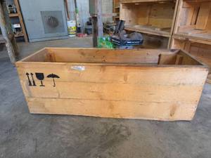 lot 1074 image: Wooden Shipping Crate - Bid is for 1 crate