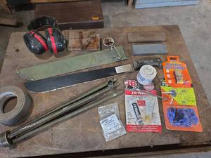 lot 1086 image: Assorted Supplies and Tools