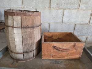 lot 1115 image: 2-Piece Wooden Storage Lot Barrel with Metal Bands and Wooden Box