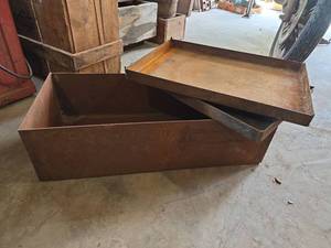 lot 1116 image: Metal Storage Box and 2 Metal Sorting Trays