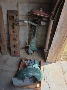 lot 1121 image: Outboard Boat Motor