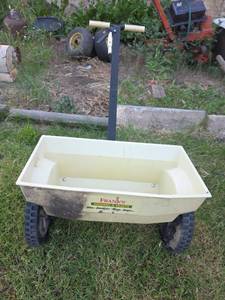 lot 1204 image: Franks Nursery & Crafts Garden Seeder Cart