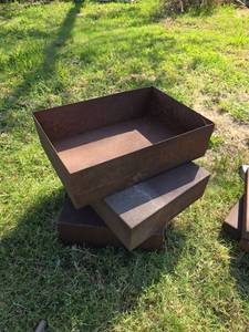 lot 1219 image: 22in x 15.5in x 6in Metal Tray -3ct