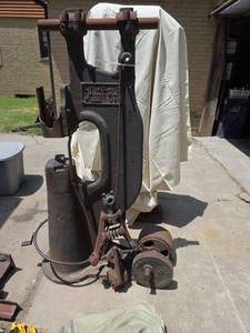 lot 1234 image: Little Giant 25lb Forging Hammer Press