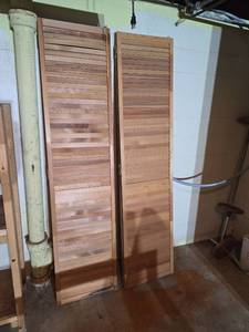 lot 1516 image: 2 Sets of Bi-Fold Doors