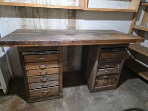 lot 1520 image: 3 Piece Wood Workbench  with 12 Drawers