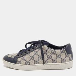 lot 62499 image: Gucci BeigeNavy Blue GG Supreme Canvas and Leather Low Top Sneakers - Retail - $683.00