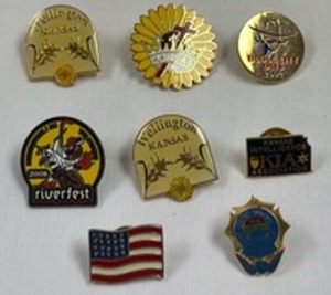 lot 25 image: Lot of 8 Pins