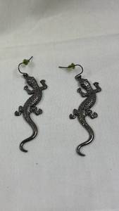 lot 60 image: Lizard Gecko Earrings Pair