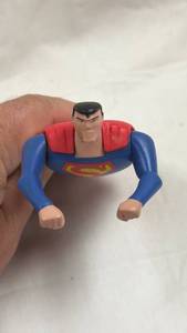 lot 98 image: DC Superman Action Figure with Red Cape and Yellow Belt - 2016 McDonald��s Happy Meal Toy