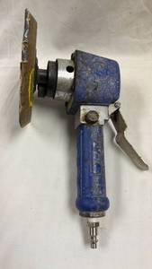 lot 112 image: Air Tools Pneumatic Angle Grinder with Grinding Disc