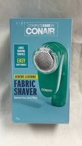 lot 147 image: Conair Fabric Shaver CLS1GX Large Shaving Surface 3-Setting Distance Controller