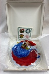 lot 153 image: Peggy Karr Glass, Inc. 8 Father Christmas Plate (FC08P)