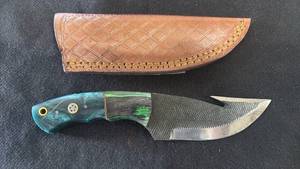 lot 24 image: Fixed Blade Hunting Knife with Leather Sheath