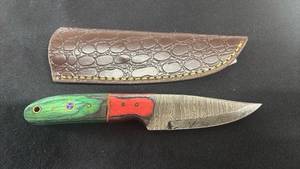 lot 34 image: Damascus Steel Knife Green Handle Red Guard Leather Sheath