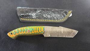 lot 53 image: Fixed Blade Knife Damascus Steel Blade Yellow Green Handle with Sheath