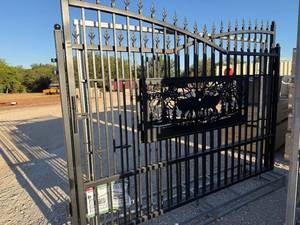 lot 8042 image: Unused KJ Metal 7x20ft Farm Driveway Gate (K0720)