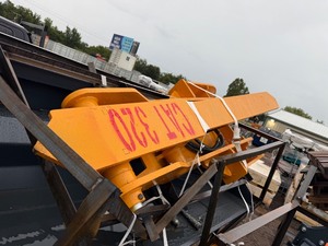 lot 8333 image: Unused Handy Excavator Hydraulic Thumb (HET320) - SN HET202605236
