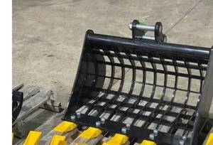 lot 8288 image: Unused SD Lanch 60cm Grid Bucket (Mini Excavator Attachment)