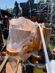 lot 8421 image: Unused CAPTOK CAT320 Hydraulic Quick Coupler (CK-YK320)
