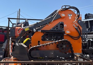 lot 8102 image: Unused Landhonor Mini Skid Steer Loader (LHR-HT380Q1) V-Twin Engine
