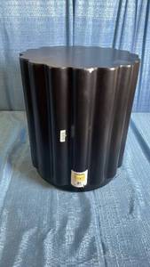 lot 3020 image: Scalloped Round Side Table Black - Room Essentials