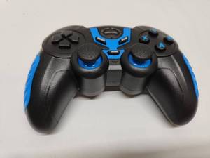 lot 13 image: Beboncool BBC-GAME Bluetooth Gamepad