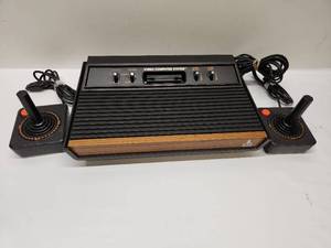 lot 22 image: Atari Video Computer System with Two Controllers and Cables