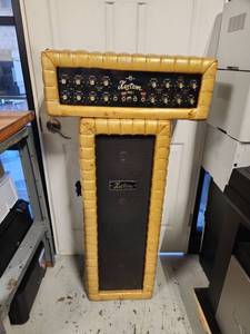 lot 53 image: Kustom 100W Guitar Amplifier Head and Cabinet