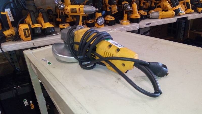 lot 6248 image: DEWALT 4-12-in 7 Amps Sliding Switch Corded Angle Grinder