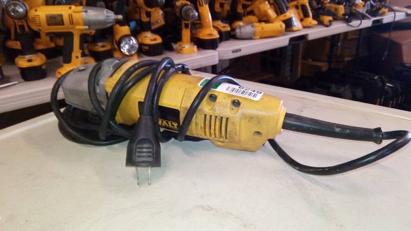 lot 6249 image: DEWALT 4-12-in 7 Amps Sliding Switch Corded Angle Grinder