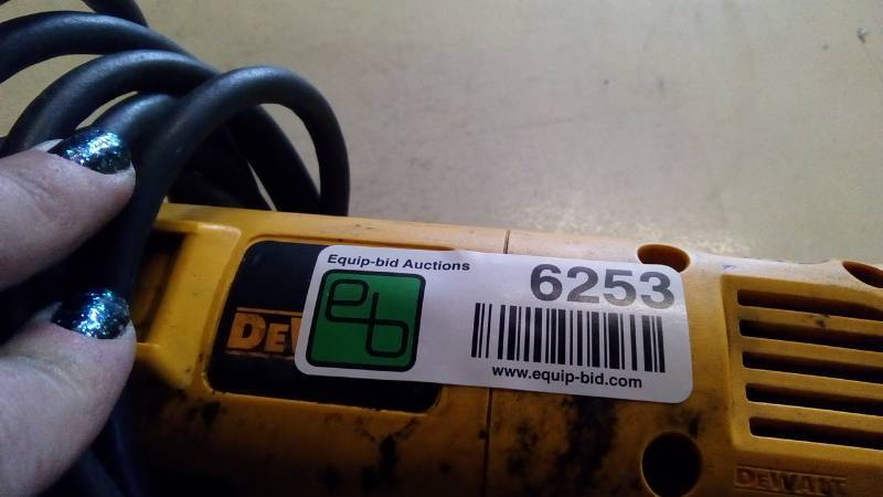 lot 6253 image: 4-12 (115MM) SMALL ANGLE GRINDER