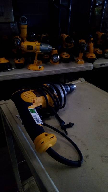 lot 6254 image: 12 VSR PISTOL GRIP HAMMERDRILL