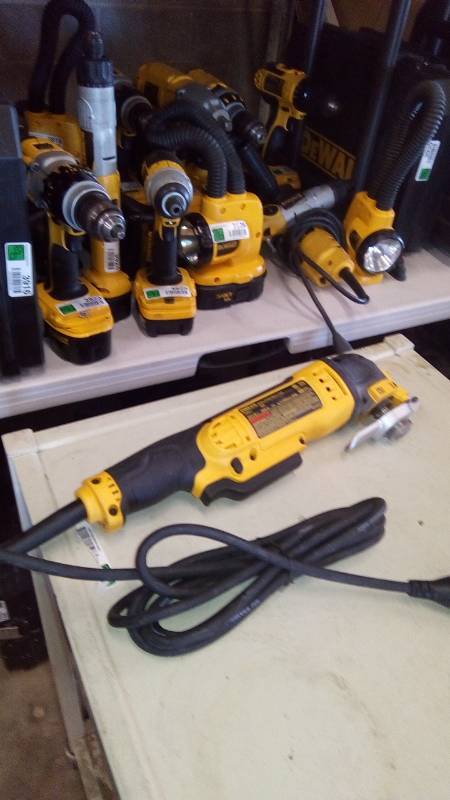 lot 6256 image: DEWALT DWE315K Multi Material Corded Oscillating