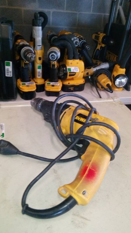 lot 6257 image: 7.8 Amp 12 in. Variable Speed Reversing Dual-Range Hammer Drill