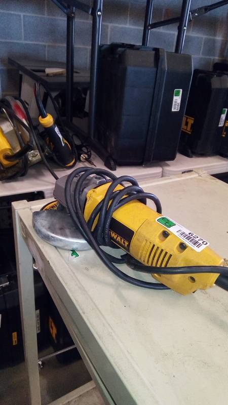 lot 6270 image: DEWALT 4-12-in 7 Amps Sliding Switch Corded Angle Grinder